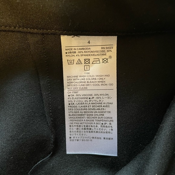 Size 4 New Banana Republic Black Skinny Leg Slacks - Picture 9 of 14